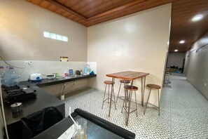 Lobby - OYO 95130 Poerto Lemon Guest House (Wonosari)