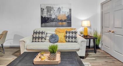 111 1BR Oil Man Suites 233, Old Baytown