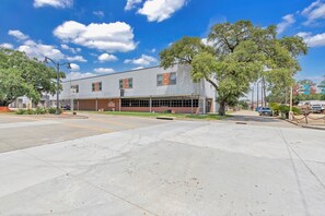 Exterior - 111 1BR Oil Man Suites 233, Old Baytown (Baytown)