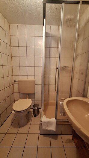 Nicht klassifiziertes Bild, 2 von 18, Schaltfläche