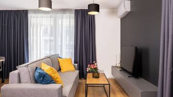 Apartment, Balcony | Laptop workspace, free WiFi, bed sheets
