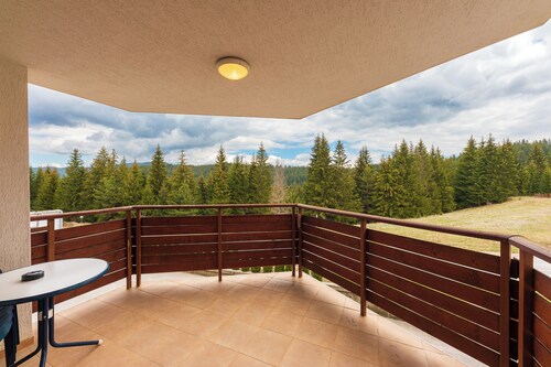 Welcoming 1-bedroom apartment in charming Stoykite for your stay