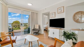 TV - Twin Towns 233 - Central Coolangatta / Tweed Heads - Min. 3 Night Stays - Linen Provided (Tweed Heads)