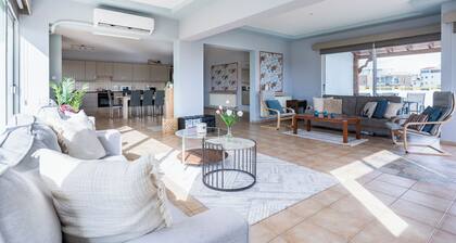 Melograno 2-BR Apt. & Terrace in Larnaca