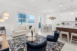 TV - 1067 3BR Luxury Resort House by Disney Orlando (Davenport)