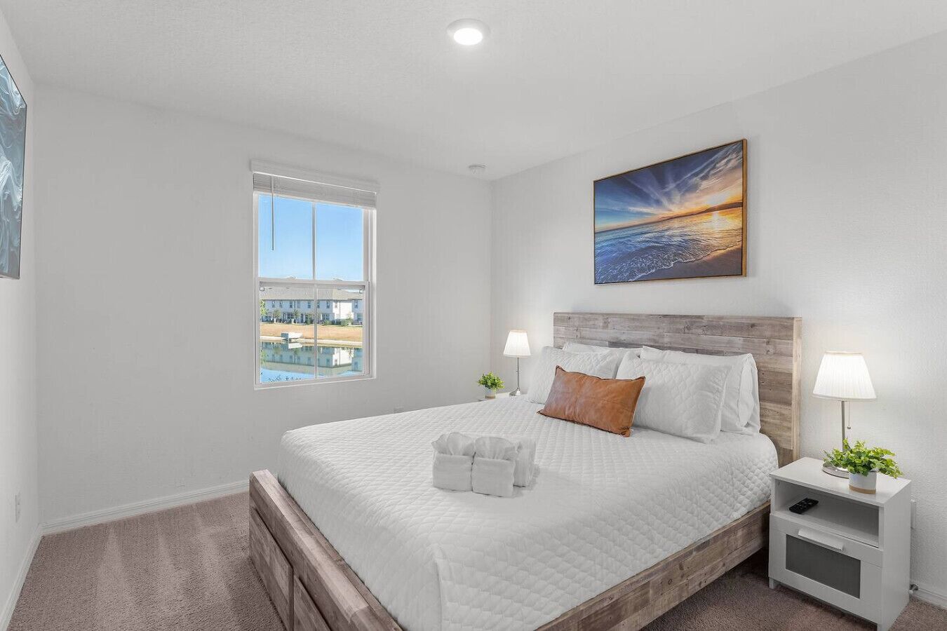 Desk, iron/ironing board, travel cot, WiFi