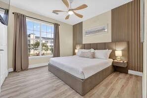 Iron/ironing board, travel cot, WiFi, bed sheets - 3176-205 Resort Pool Condo Apt near Disney (Kissimmee)