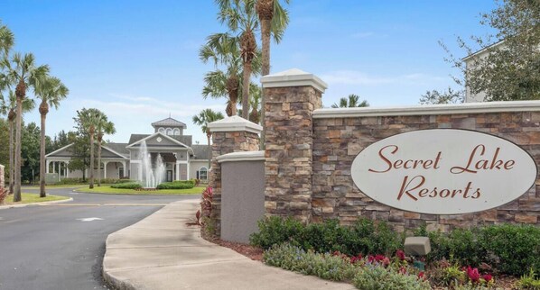 Property grounds - 3176-205 Resort Pool Condo Apt near Disney (Kissimmee)