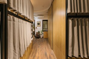 Basic Shared Dormitory, City View | Interior - Hanoi Silver Hostel - Mixed Dormitory (Hoan Kiem)