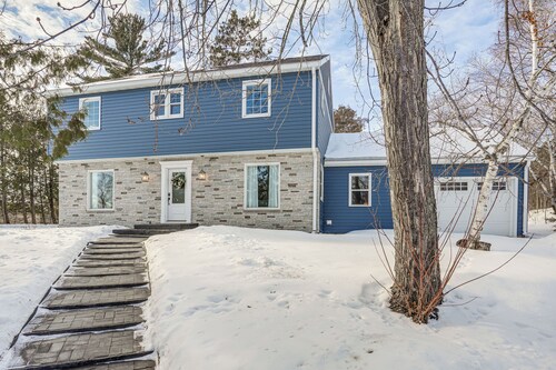 Family Fun on Lake Bemidji! Spacious Home w/ Yard