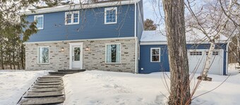 Family Fun on Lake Bemidji! Spacious Home w/ Yard