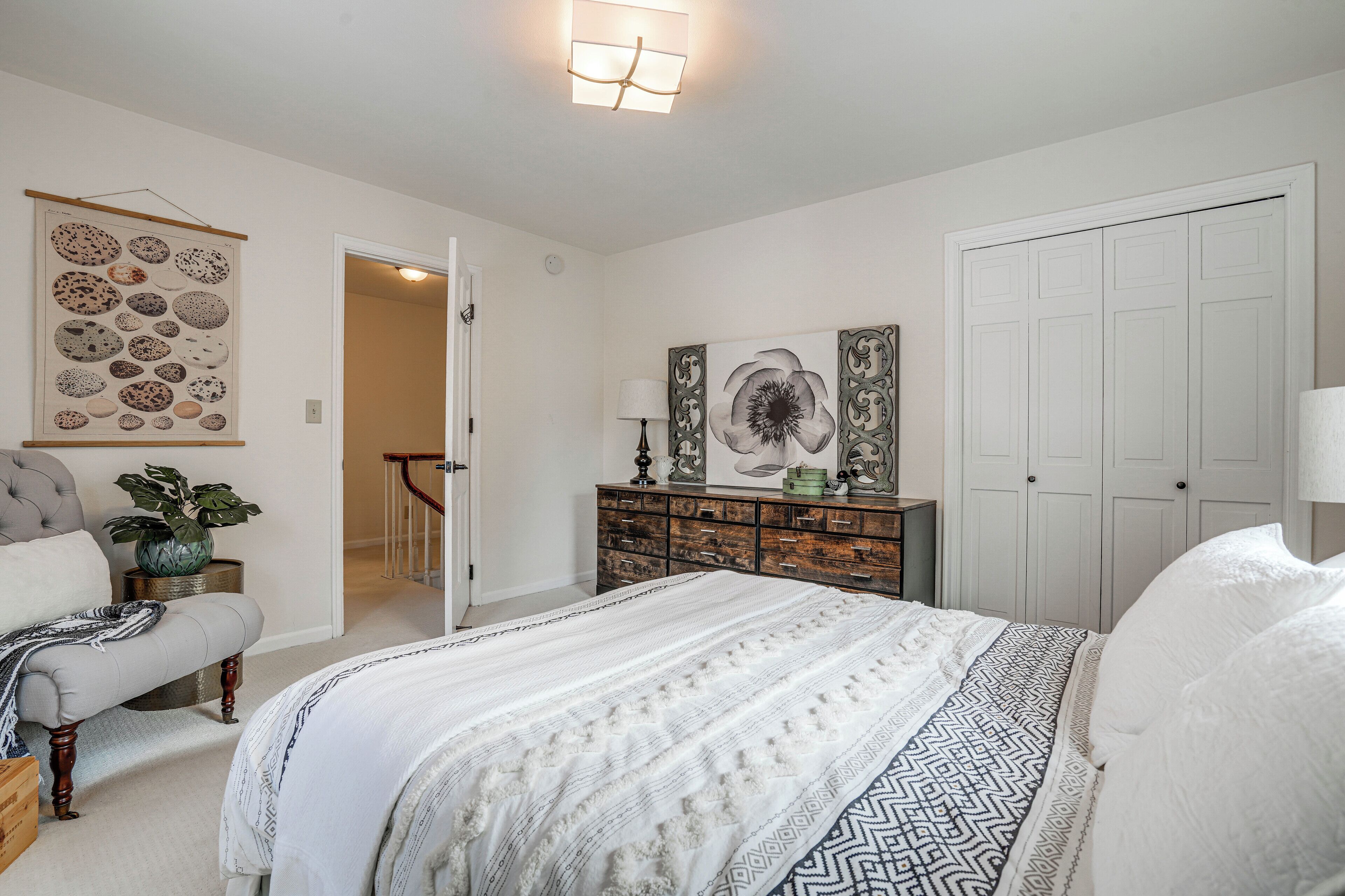 4 soverom, skrivebord, internettilgang og sengetøy