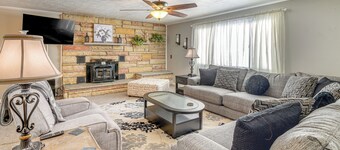 1/2 Mi to Kanawha River: Quiet Escape w/ Patio