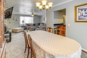 Interior - 1/2 Mi to Kanawha River: Quiet Escape w/ Patio (Belle)