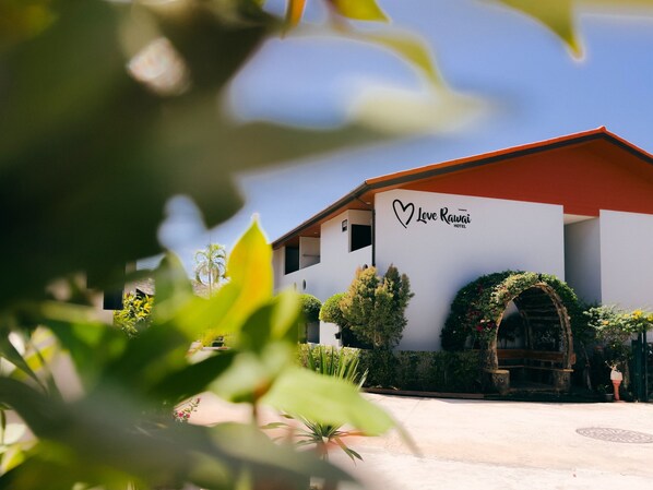 Property grounds - Love Rawai Hotel (Tambon Rawai)