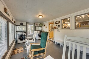 Interior - Gazebo, Fire Pit! Woodsy Cabin By Black Rock Mtn (Clayton)