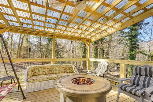 Gazebo, Fire Pit! Woodsy Cabin By Black Rock Mtn