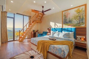 Apartment, Balkon, Hügelblick | Bügeleisen/Bügelbrett, kostenloses WLAN