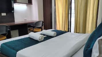 Doppia Deluxe | Una scrivania, postazione laptop, ferro/asse da stiro, Wi-Fi gratuito