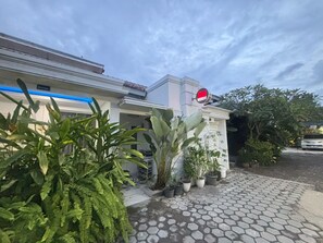 Exterior - OYO 95132 Kara Homestay Syariah (Yogyakarta)