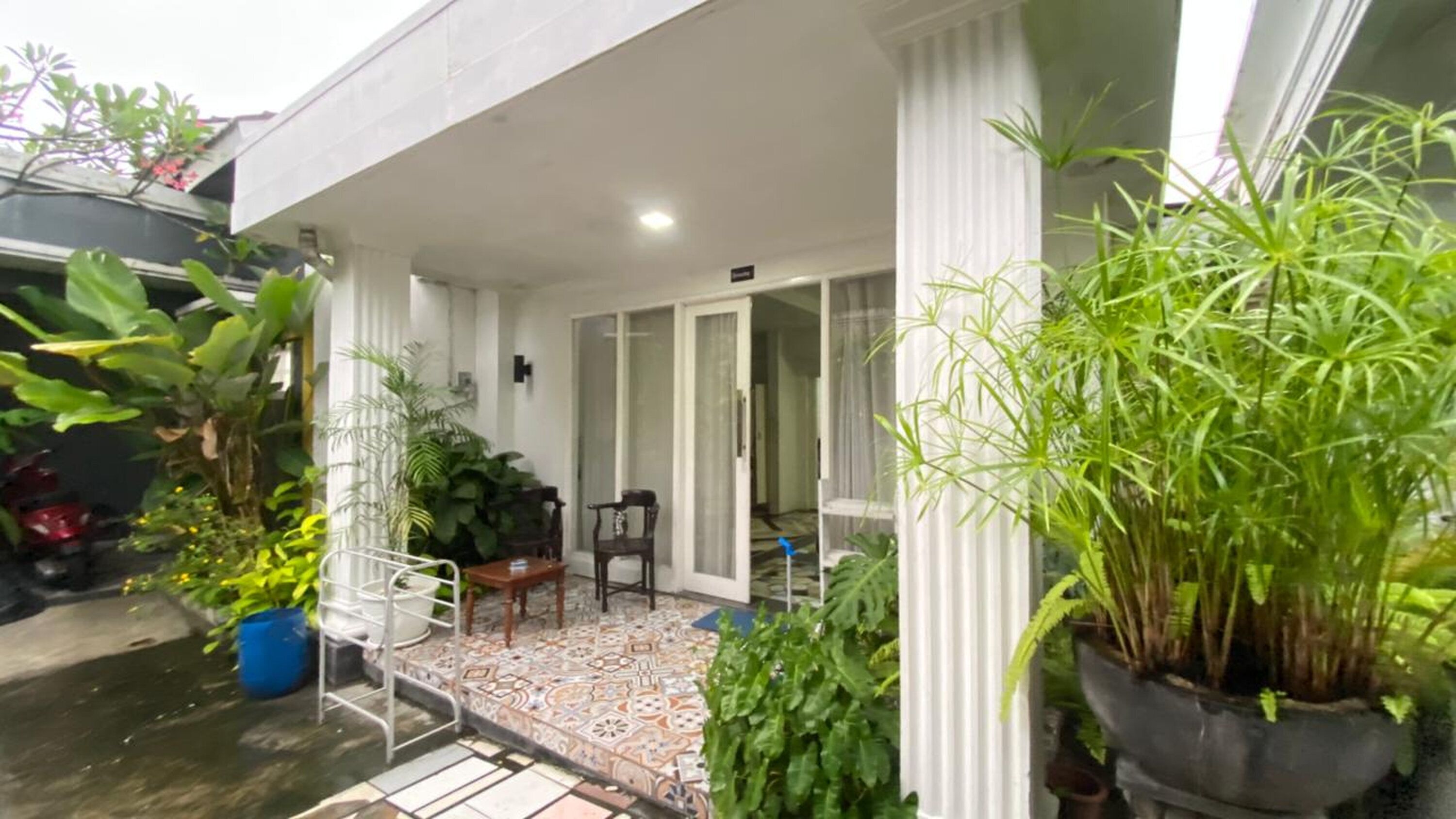 المنشأة من الخارج