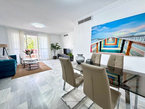 Terrific 3-bedroom condo with AC in sunny Torremolinos