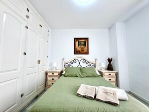 3 chambres, fer et planche à repasser, accès au Wi-Fi (inclus)