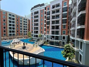 Outdoor pool - GSR-Espana condo  (Pattaya)