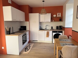 Oven, stovetop - Vrbo Property (Le Conquet)