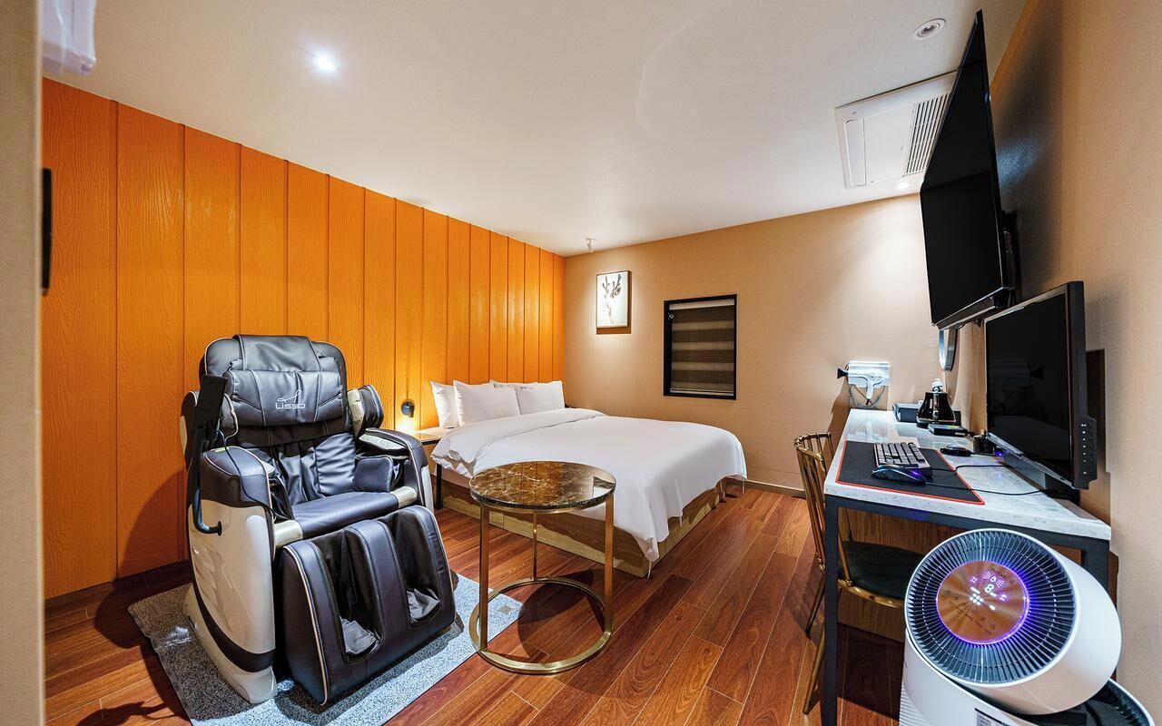 Body Care Double Massage Chair Room | Wi-Fi gratuit