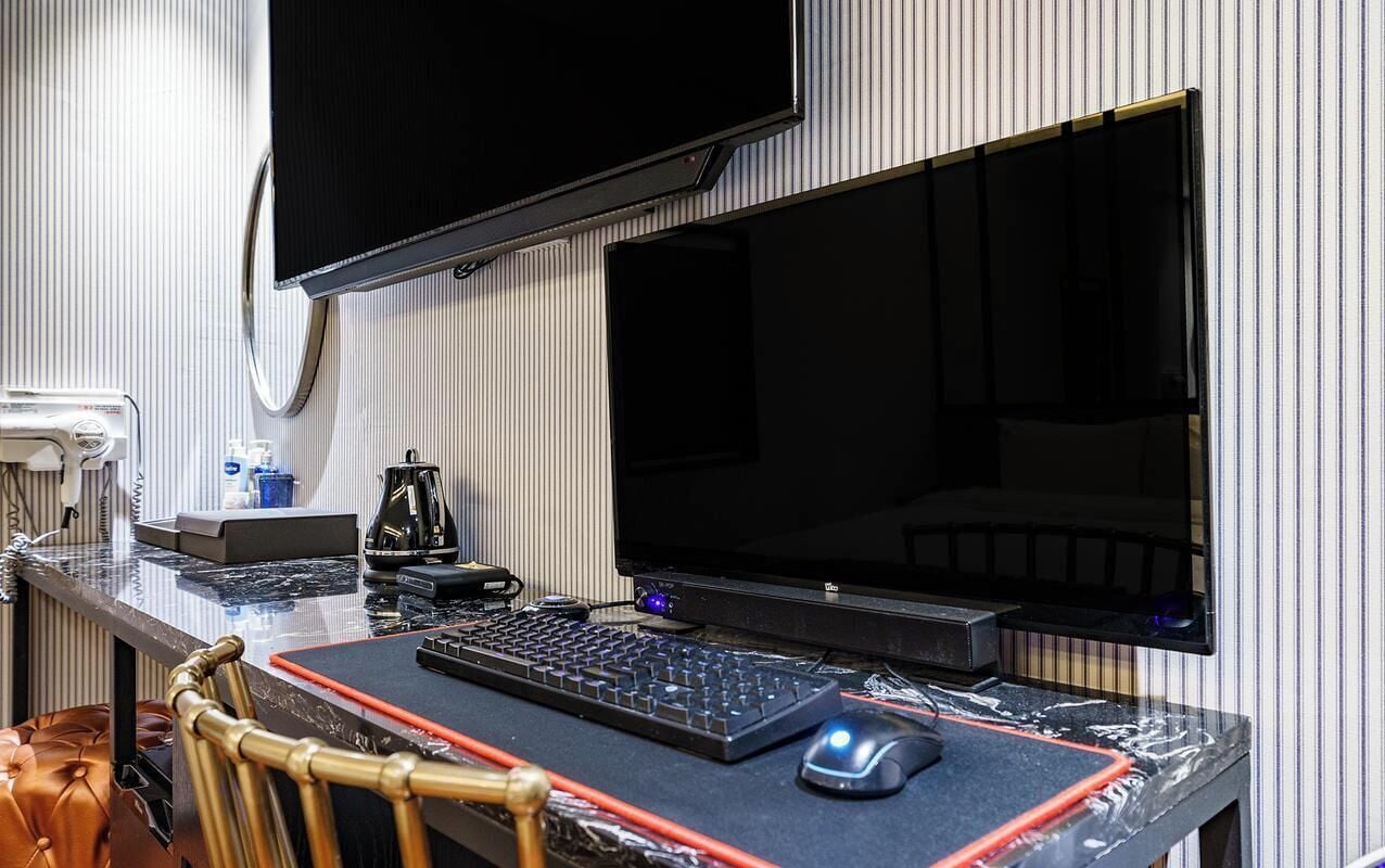 المنشأة من الداخل