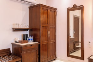 Classic Double Room, 1 King Bed