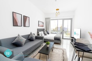 公寓, 陽台 | 起居區 | 電視