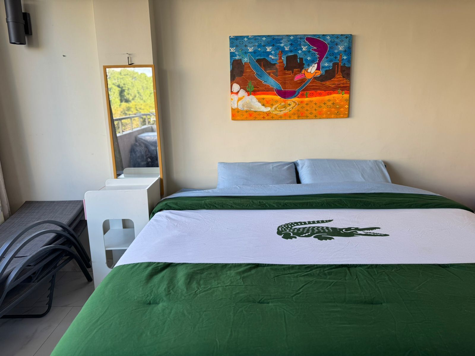 Internet, bed sheets