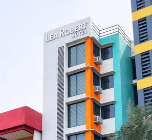 Exterior - Lea Robert Hotel Angeles City (Angeles City)