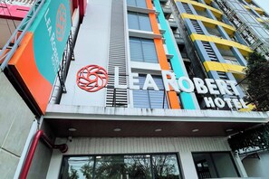 Exterior detail - Lea Robert Hotel Angeles City (Angeles City)