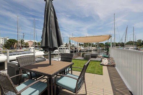 Arcadia Floating Home