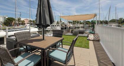 Arcadia Floating Home