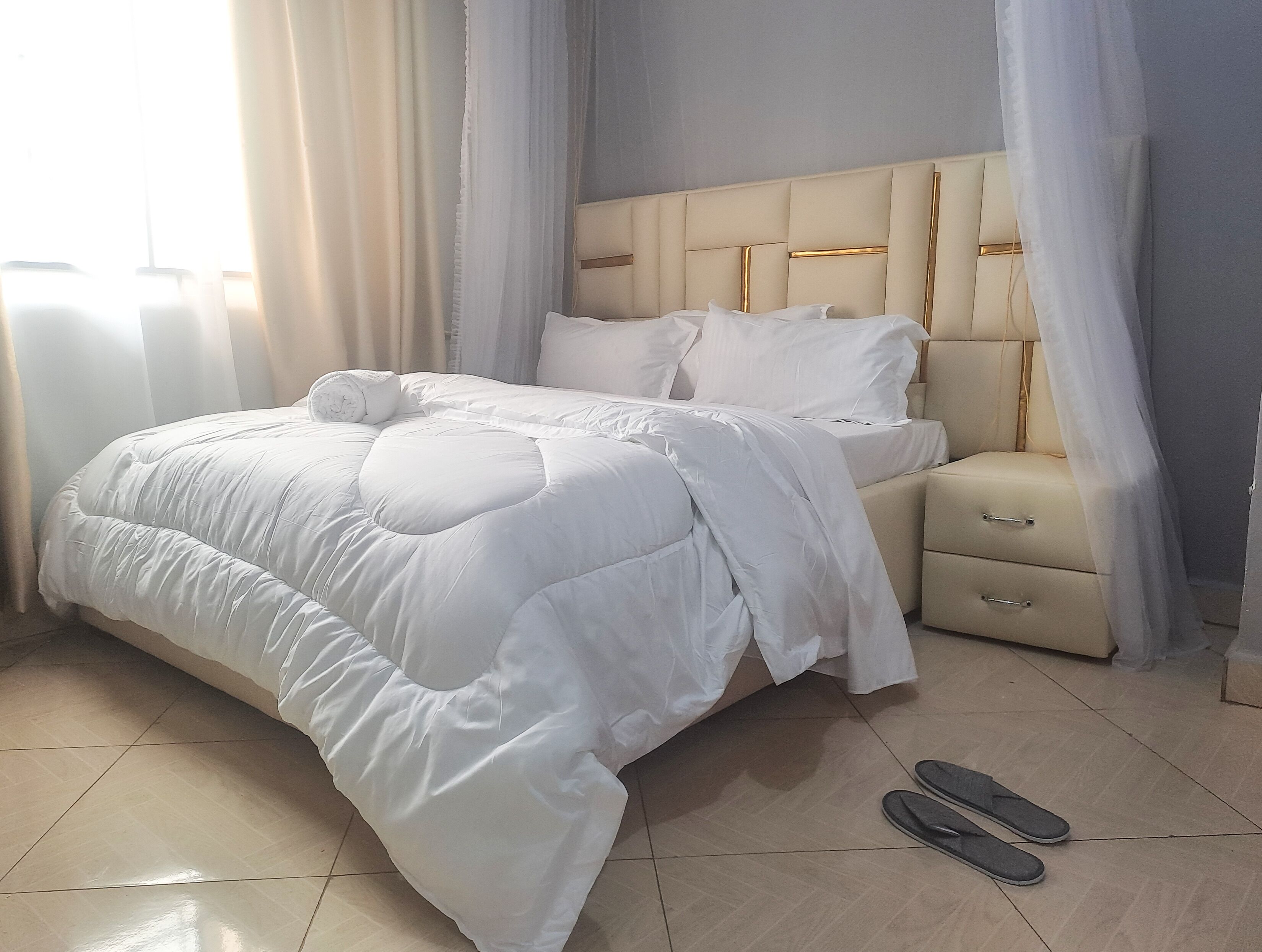 Iron/ironing board, WiFi