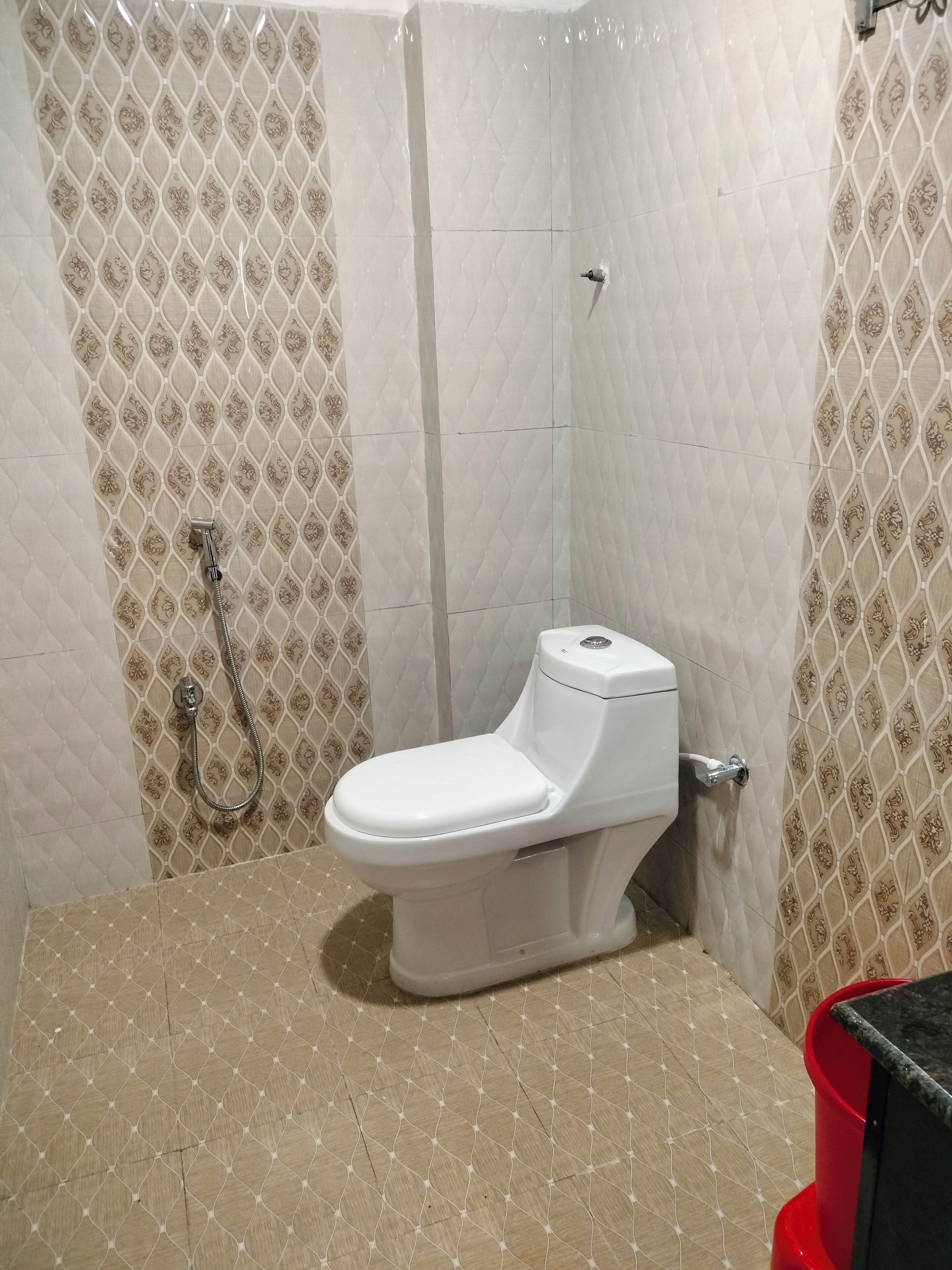 Elite tweepersoonskamer | Badkamer | Een douche, gratis toiletartikelen, handdoeken, zeep