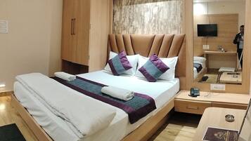 Deluxe Double Room | Free WiFi