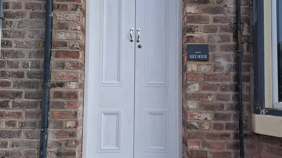 Luxurious 4-bed House With Sauna & Jacuzzi in Sunderland