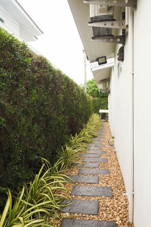 Garden - Bianco House (Tambon Cha-am)