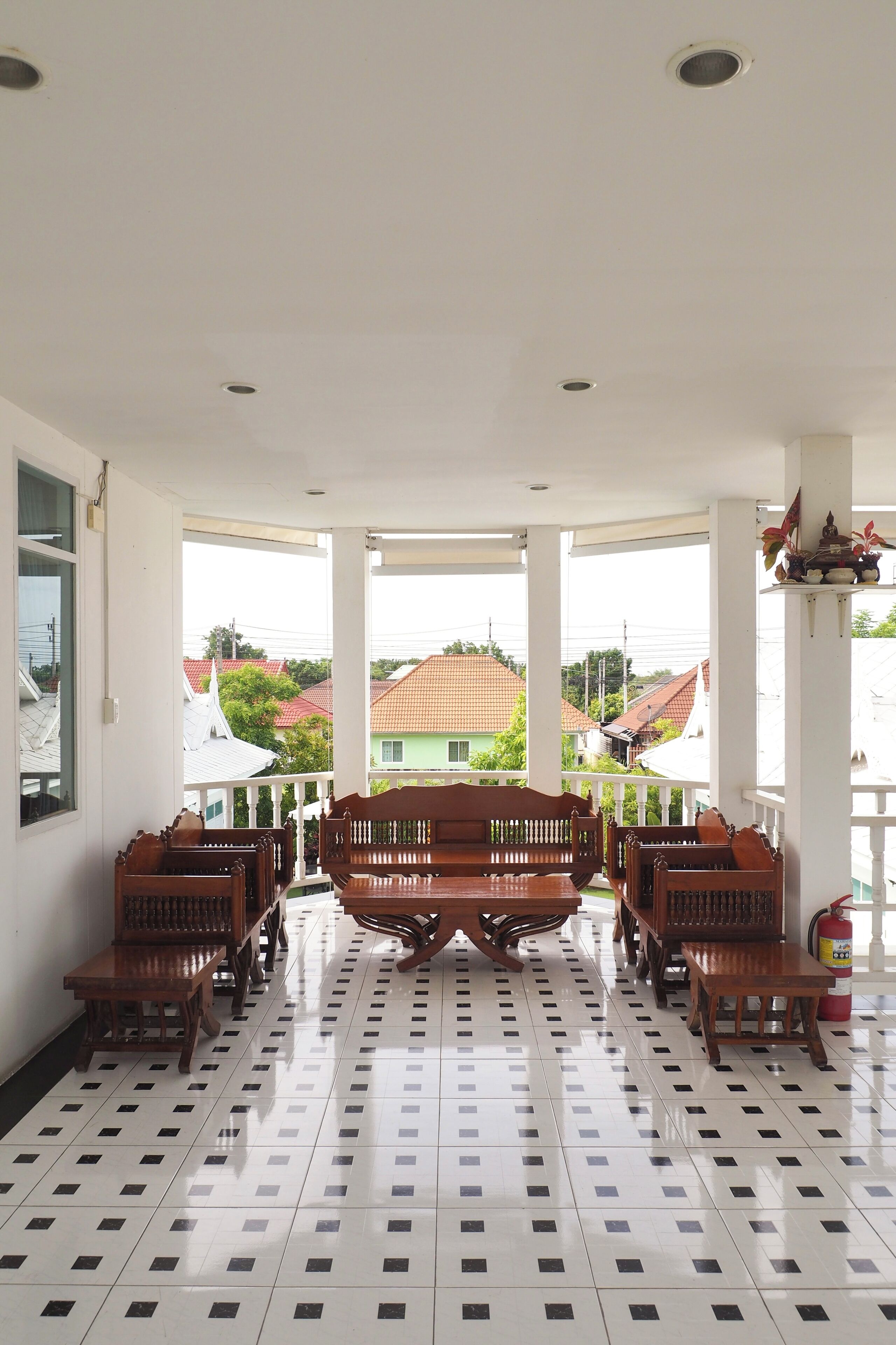 32-inch LCD TV with satellite channels