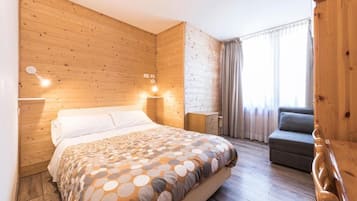 In-room safe, free WiFi, wheelchair access