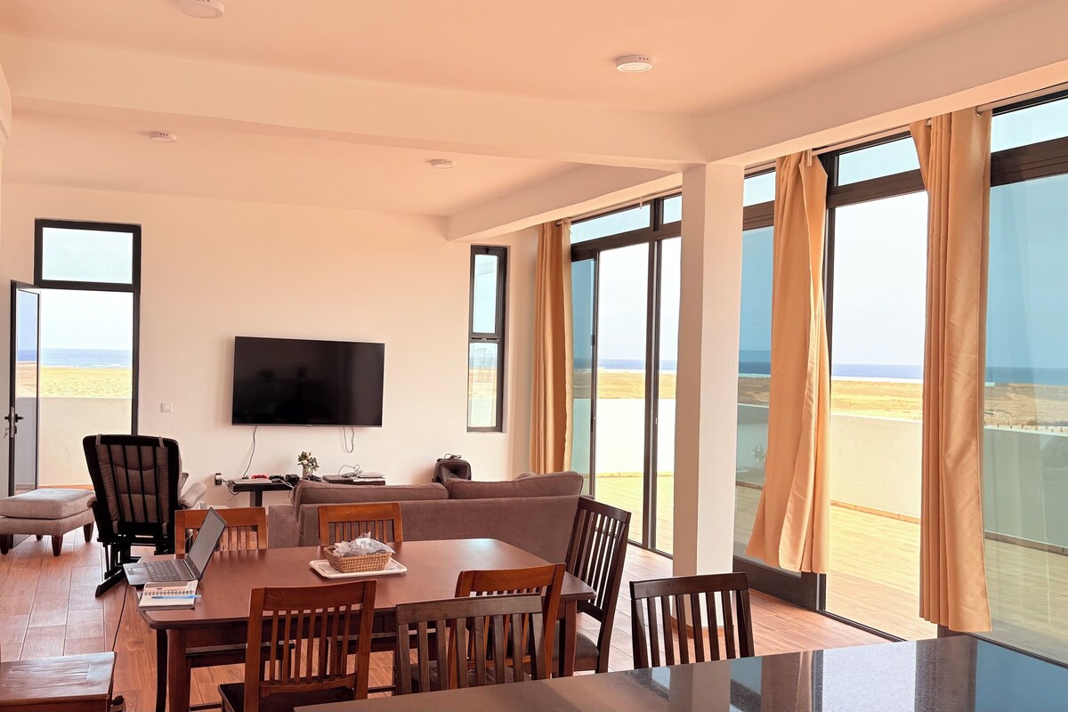 Apartment, 3 Bedrooms, Balcony, City View | Living room
