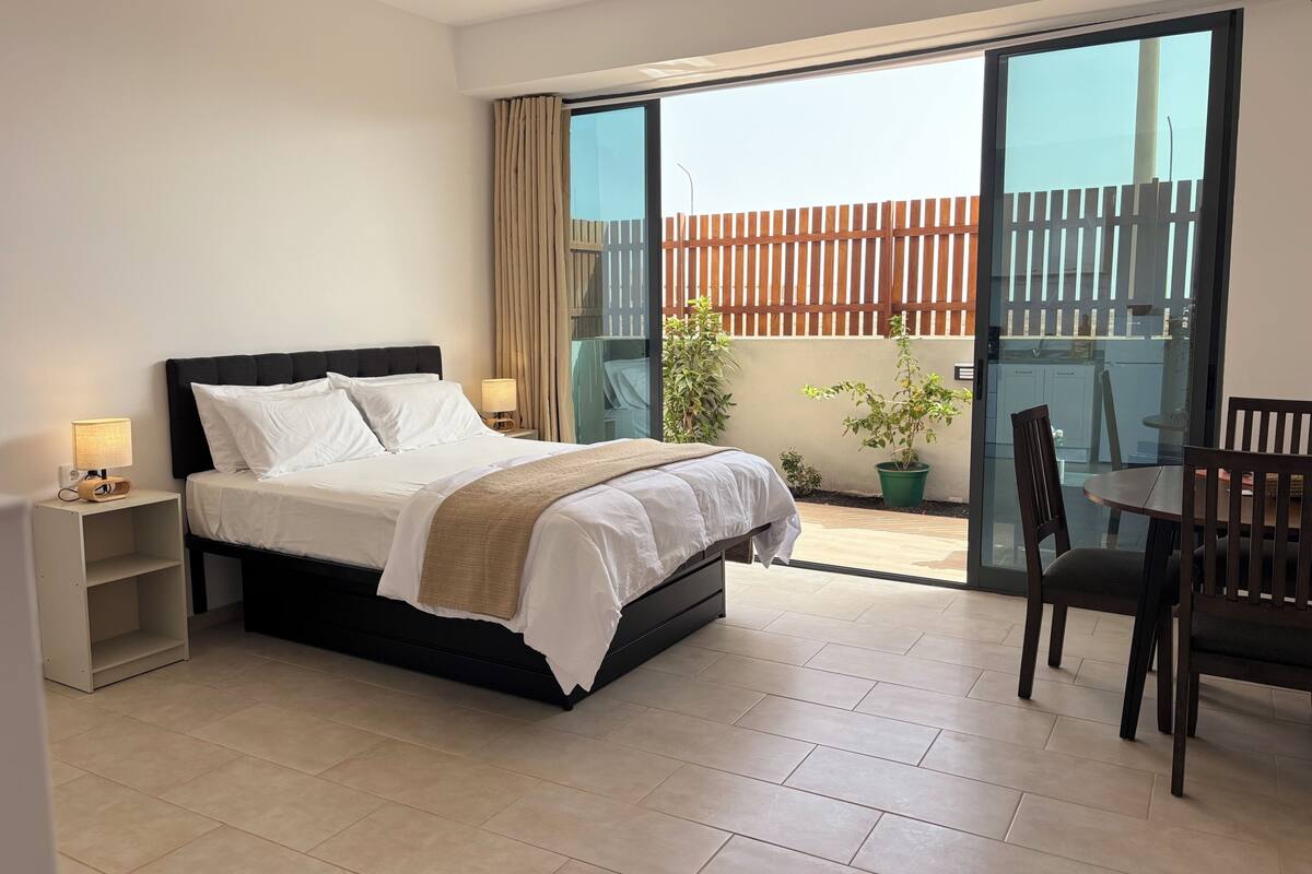 Studio, Balcony, City View