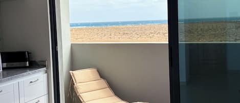 Apartment, 3 Bedrooms, Balcony, City View | Interior