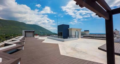 Modern Luxury Condo With Pool Access in Kingston, Jamaica