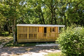 Exterior - Comfortable mobile home with pool & fishing ponds – Périgord Noir near Sarlat (Saint-Martial-de-Nabirat)